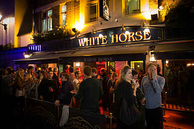 London PUB White Horse